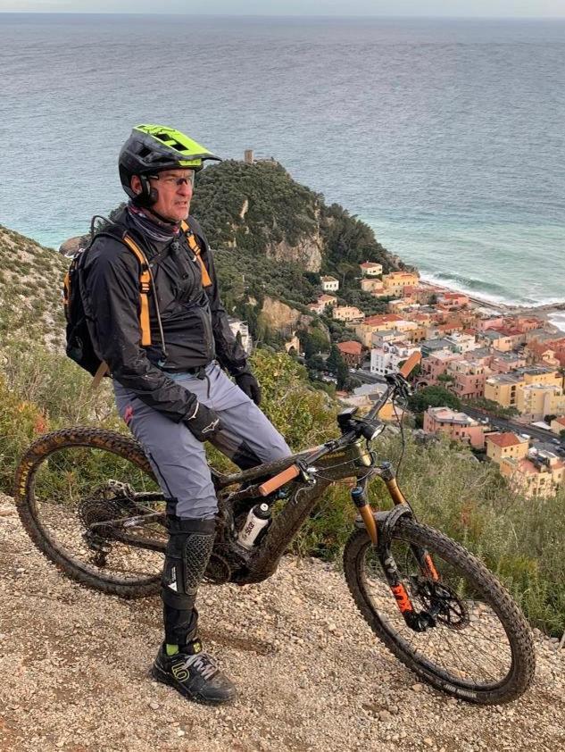 Appartamento Tevere Finale Ligure Zewnętrze zdjęcie